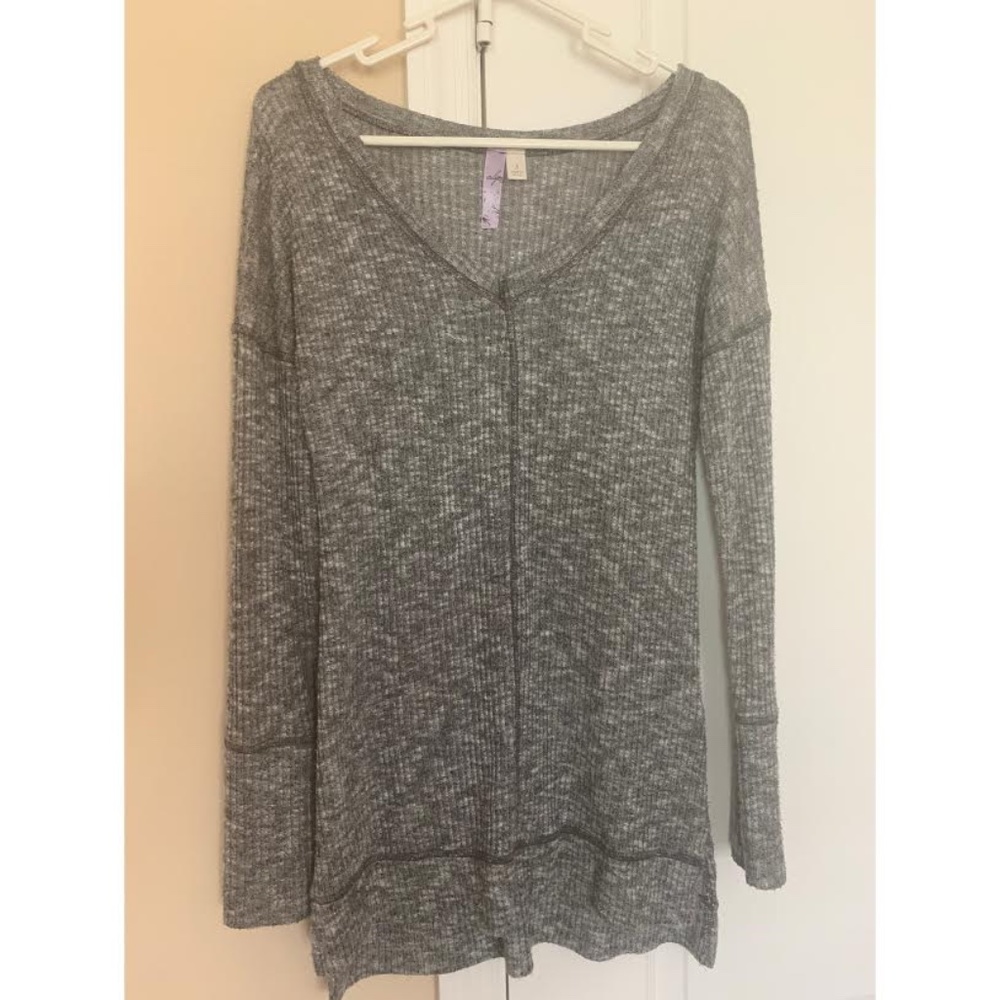 Francesca's Gray Long Sleeve Sweater Top
